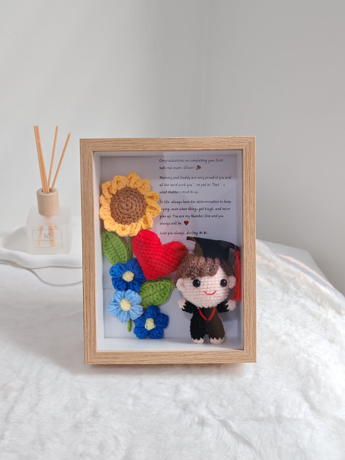 (Boy) Sunny Graduation Flower Frame 🎓 (8 Inches)