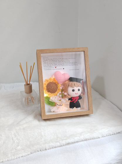Sunny Graduation Flower Frame 🎓 | Mini Bouquet (8 Inches)