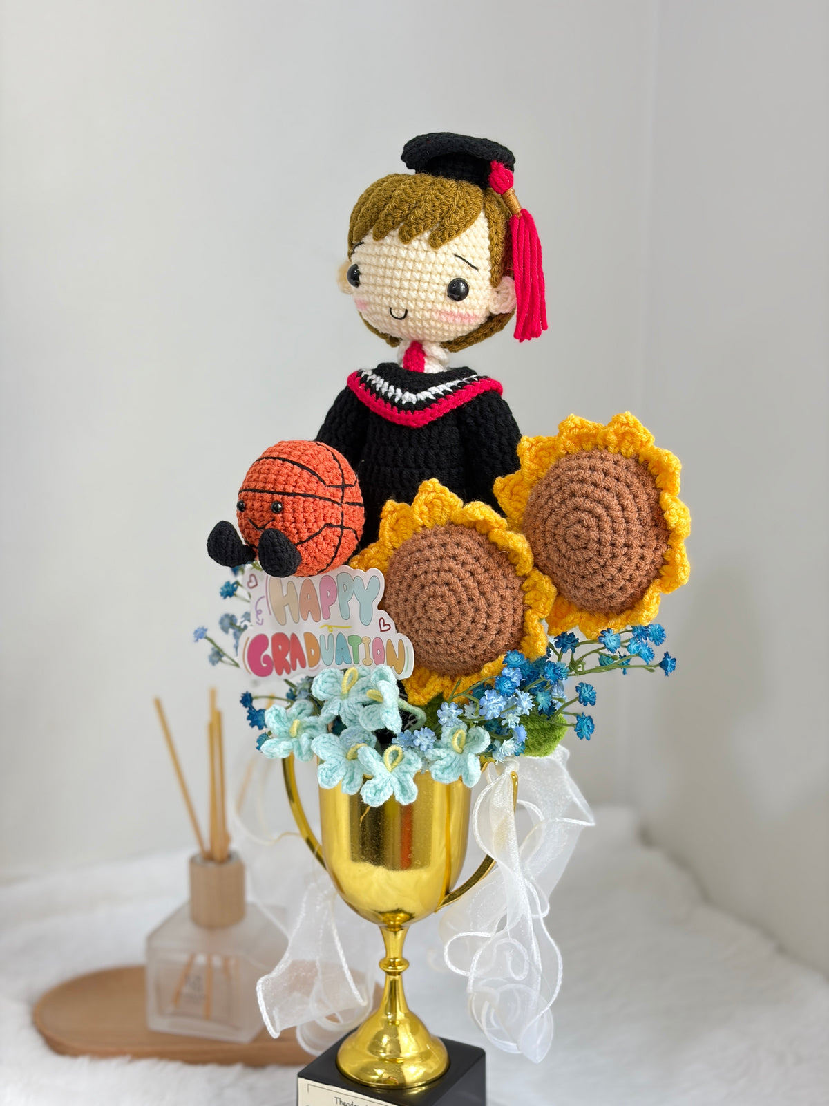 Graduation Trophy Bouquet | Sunny Basketball 🎓🏆🏀 (20cm Doll)