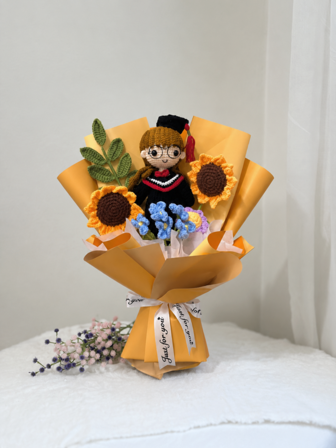 Sunflower Graduation Bouquet | Golden Wishes 🌻🎓 (Big Doll)