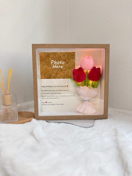 Triple Tulip Bouquet Photo Frame (9 Inches) 🌷🌷🌷